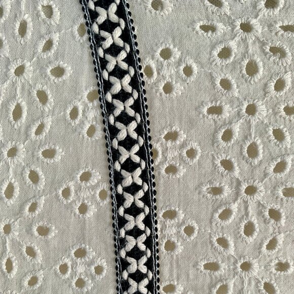 Unlabelled | Cap sleeve Blouse eyelet cream white coloured - Picture 5 of 10